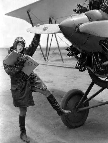 Retro Photos Of Women (22 pics)