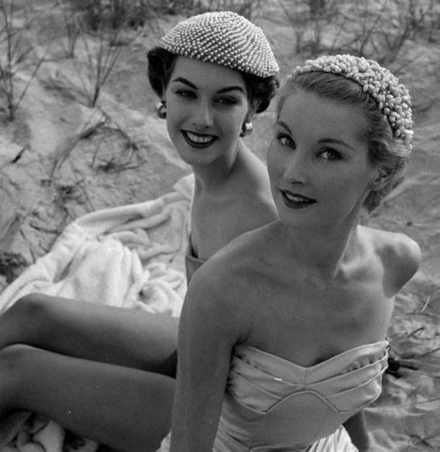 Retro Photos Of Women (22 pics)