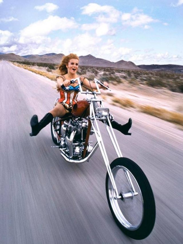 Retro Photos Of Women (22 pics)