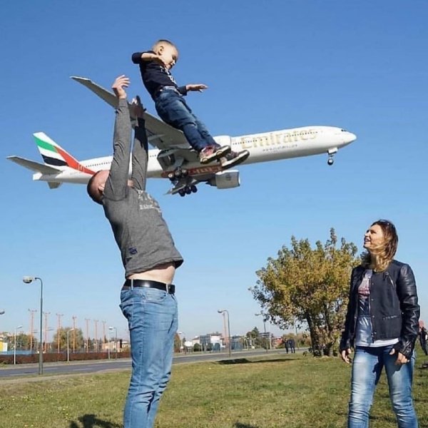 In The Right Place At The Right Time (38 pics)