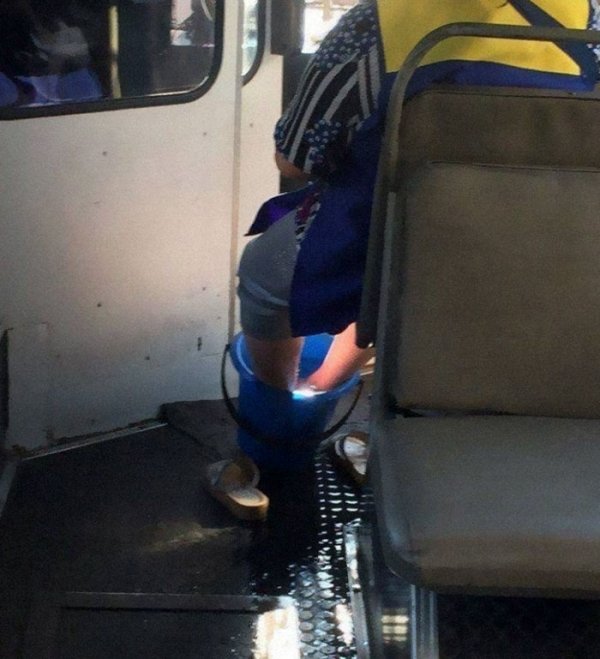 Funny And Strange Things On The Public Transport (45 pics)