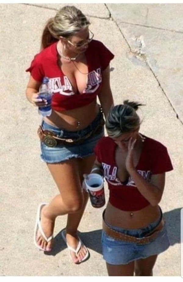 Hot Girls (49 pics)