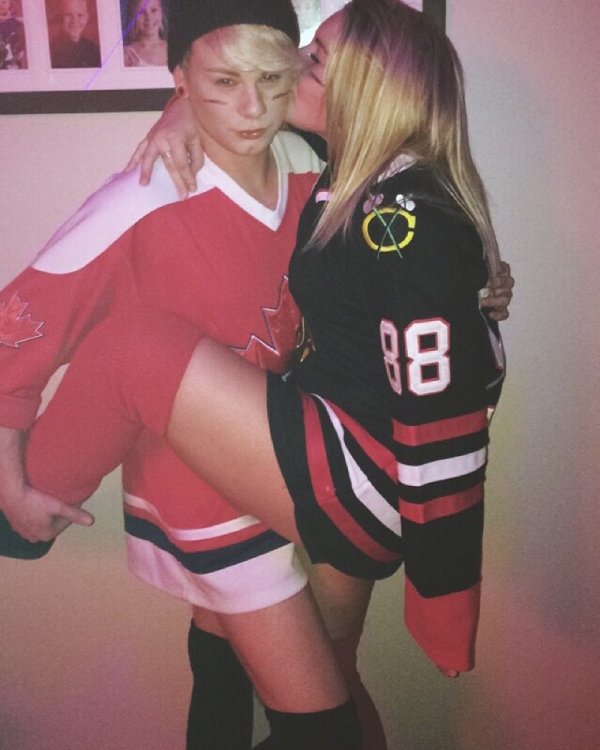 Hot Girls (49 pics)