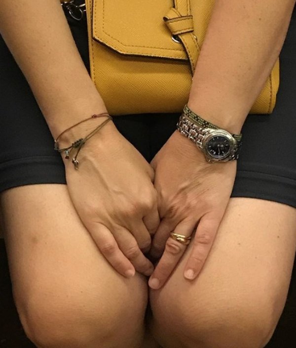 Unusual Hands In The Subway (35 pics)
