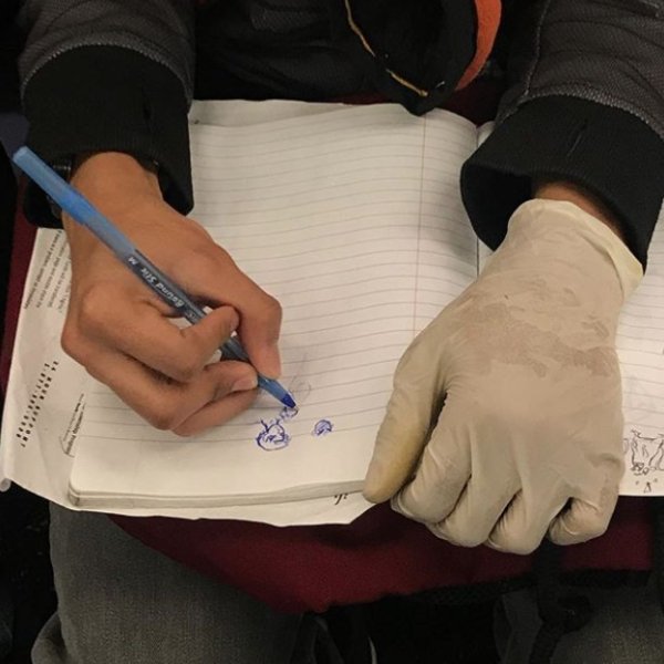 Unusual Hands In The Subway (35 pics)