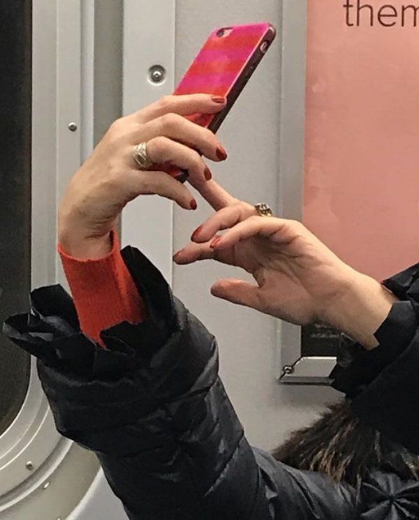 Unusual Hands In The Subway (35 pics)