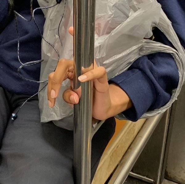 Unusual Hands In The Subway (35 pics)