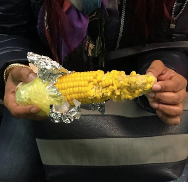 Unusual Hands In The Subway (35 pics)