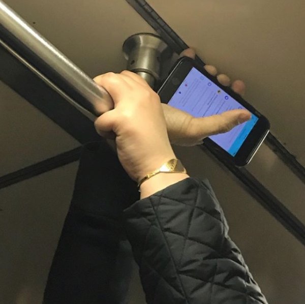 Unusual Hands In The Subway (35 pics)