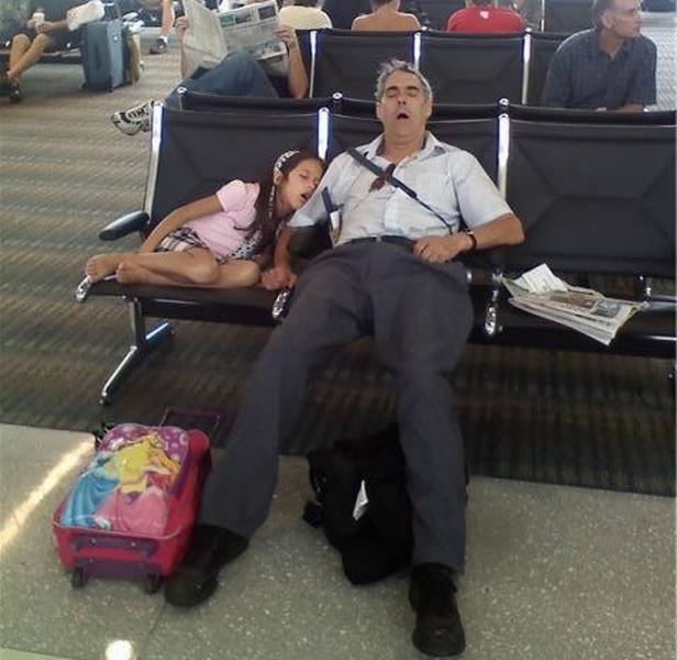 Strange Things In The Airports (44 pics)