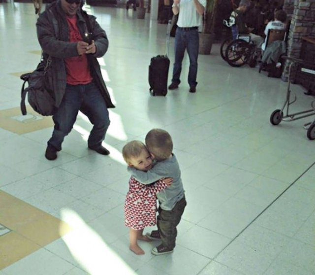 Strange Things In The Airports (44 pics)