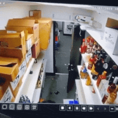 What's Going On Here? (18 gifs)