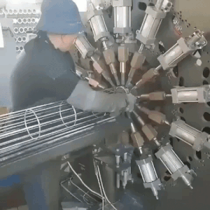 Scary And Unexpected Moments (15 gifs)