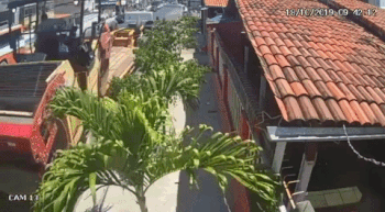 Scary And Unexpected Moments (15 gifs)