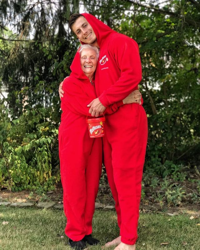 93-Year-Old Grandma And Her Grandson (30 pics)