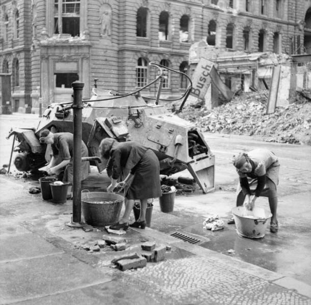 Interesting Historical Moments (16 pics) Interesting Historical Moments (16 pics)