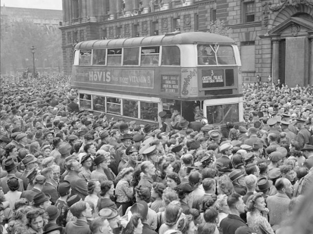 Interesting Historical Moments (16 pics) Interesting Historical Moments (16 pics)