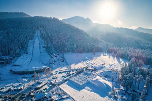 Snowlandia: The World's Largest Snow Labyrinth (11 pics)