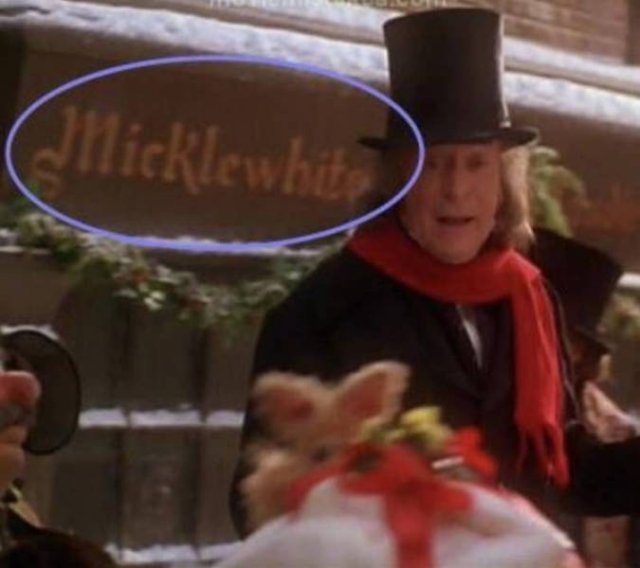 Hidden Details That You Missed In Christmas Movies (17 pics)