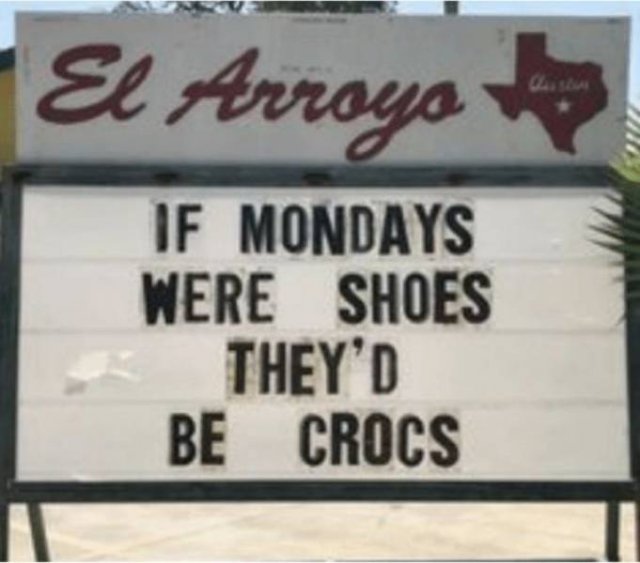 Crocs Memes (30 pics)