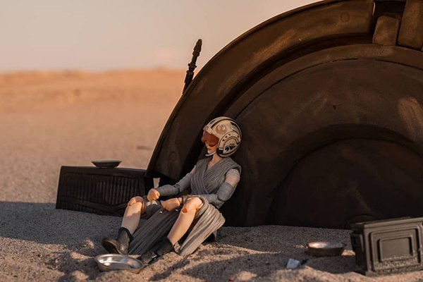 Photographer Recreates Star Wars Scenes With Toys (37 pics)