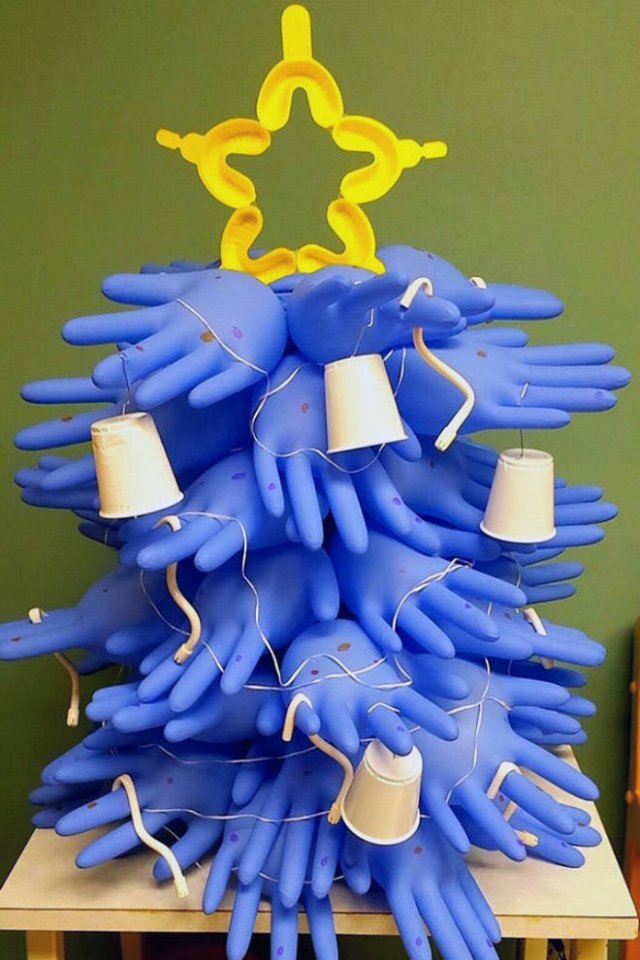 Hospital Christmas Decorations (21 pics)