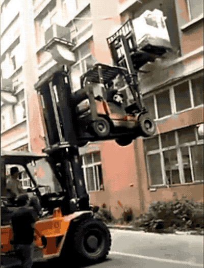Forklift Operator Fails (10 gifs)