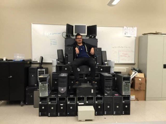 People Show Their 'Normal' Working Days (20 pics)