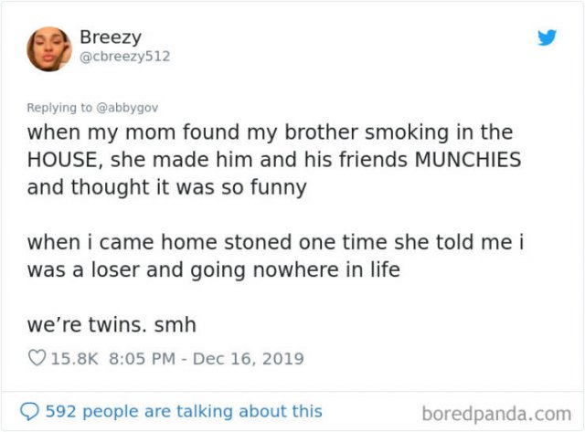 Tweets: The Older Sibling Vs. The Younger One (32 pics)