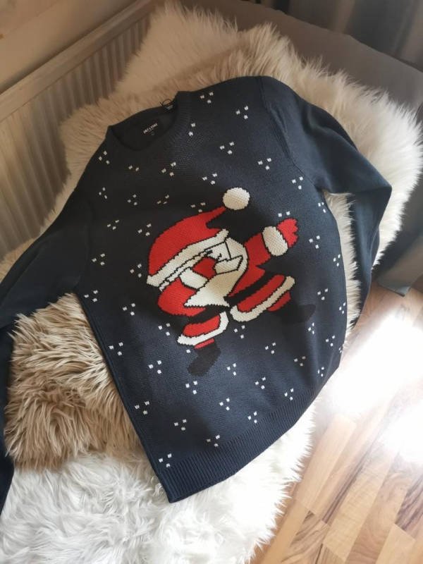 Funny Christmas Sweaters (32 pics)
