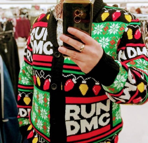 Funny Christmas Sweaters (32 pics)