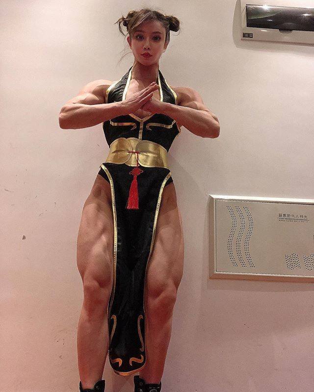 Yuan Herong: Cute Doctor And A Bodybuilder (18 pics)