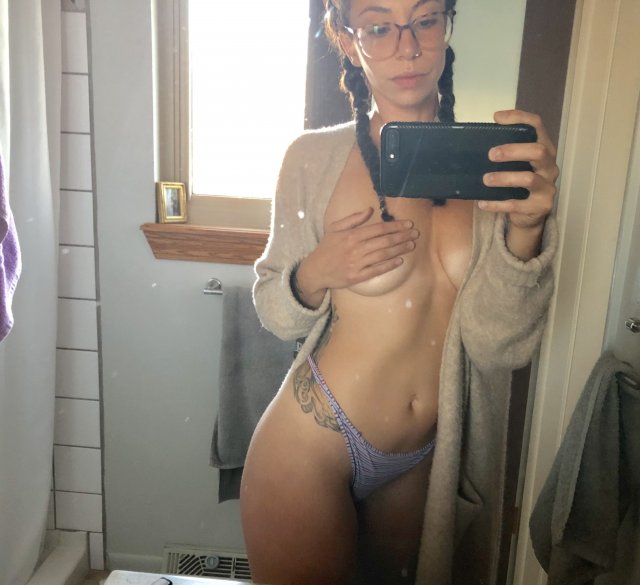 Girls In Glasses (38 pics)