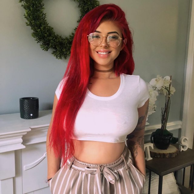 Girls In Glasses (38 pics)