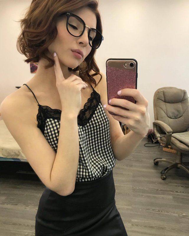 Girls In Glasses (38 pics)