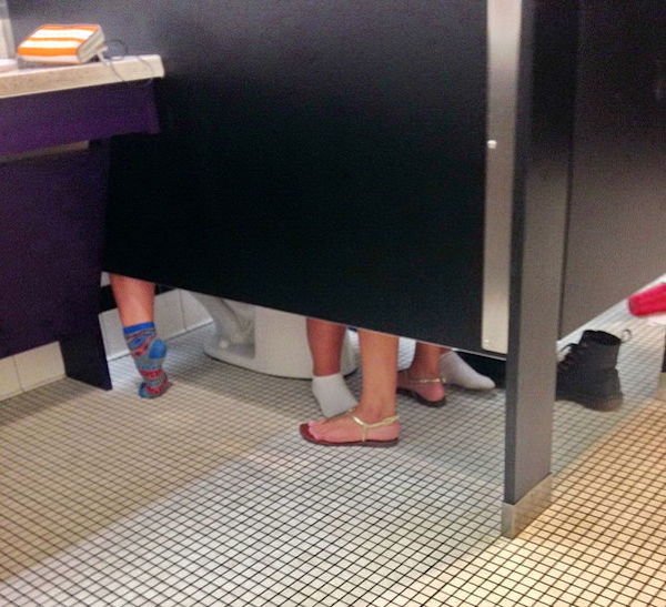 What's Wrong With These People (35 pics)