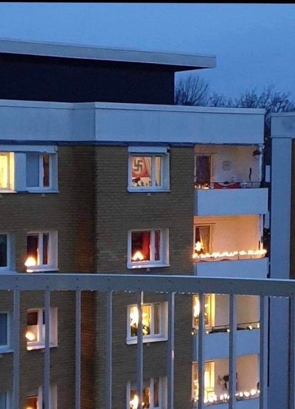 What's Wrong With These People (35 pics)