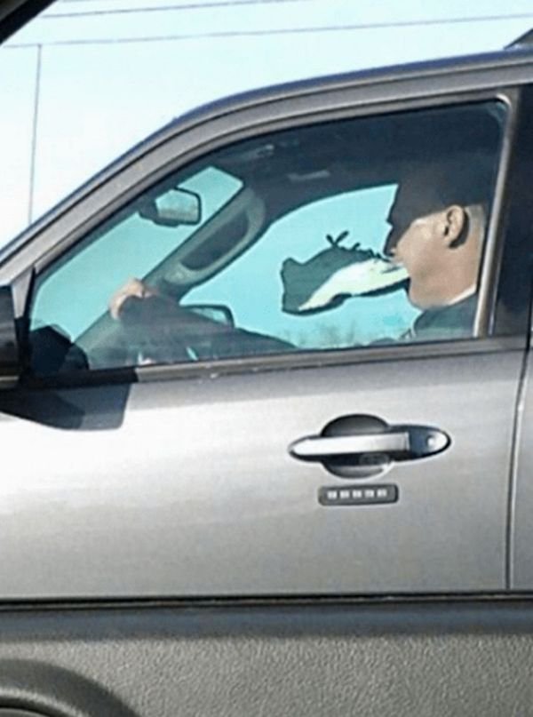What's Wrong With These People (35 pics)