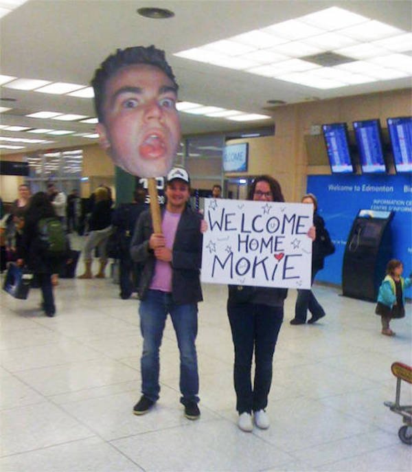 Hilarious Airport Pickup Signs (38 pics)