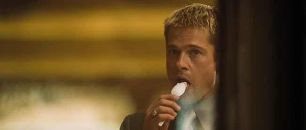 Brad Pitt Eating (23 pics)