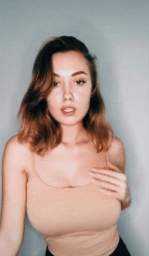 Busty Girls (50 pics)