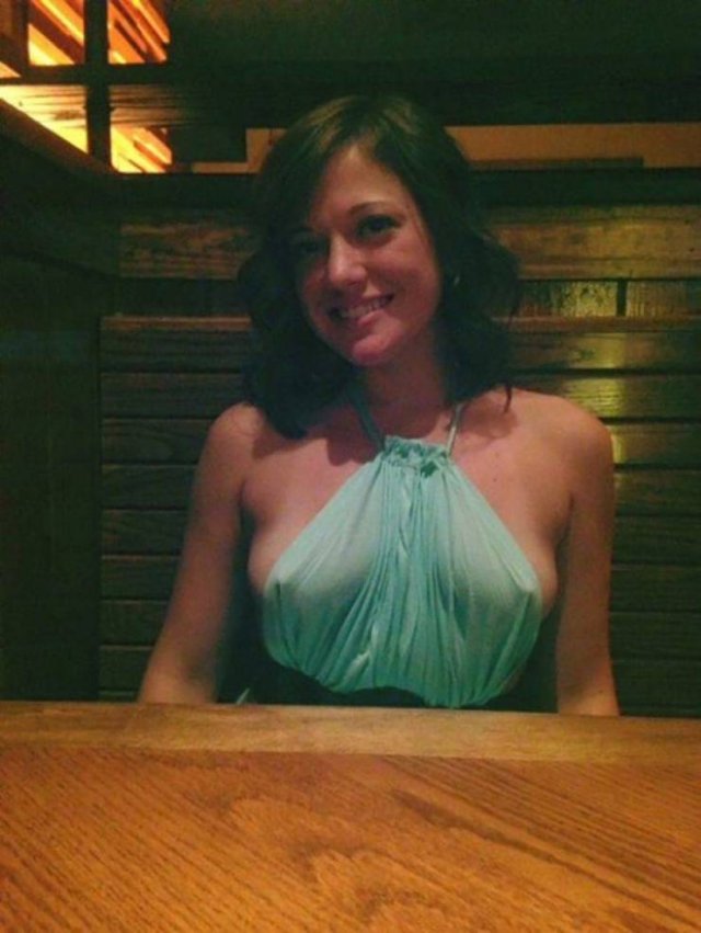Braless Girls (59 pics)