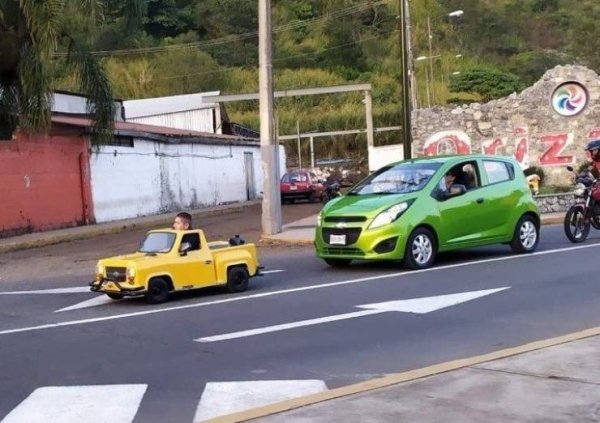 Weird Cars (44 pics)