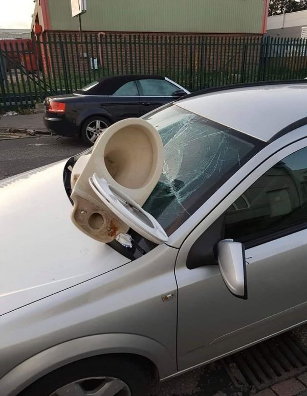 Bad Days Happen (23 pics)