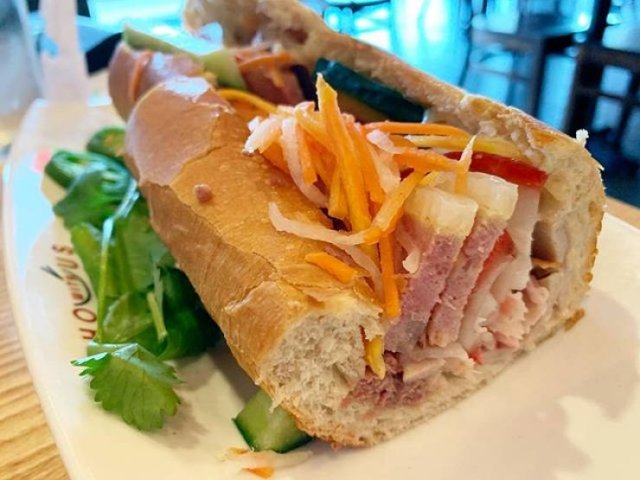 Guide To Delicious Vietnamese Food (18 pics)