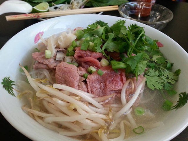 Guide To Delicious Vietnamese Food (18 pics)