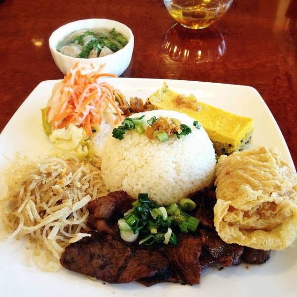 Guide To Delicious Vietnamese Food (18 pics)