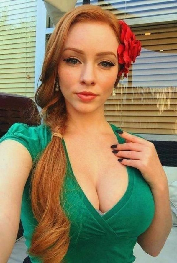 Hot Selfies (50 pics)