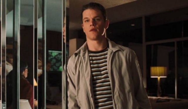 Celebrities Were Cut Out Of Famous Movies (15 pics)