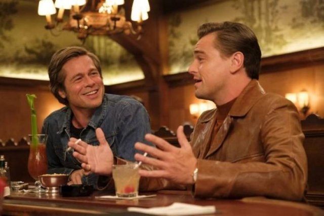 Celebrities Were Cut Out Of Famous Movies (15 pics)